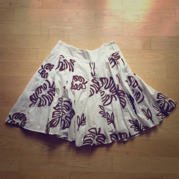 🍂💯COTTON INC LEAF SKIRT🍂 - Picture 2 of 5