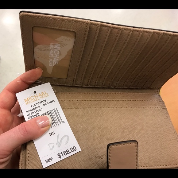 Michael Kors wallet - Picture 2 of 2