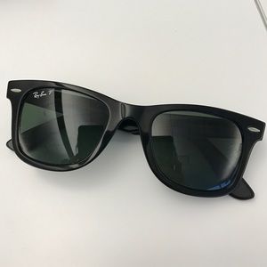 Ray-Ban Polarized Black Wayfarer Sunglasses