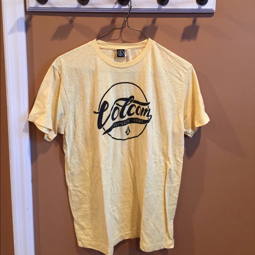 Men's Volcom shirt