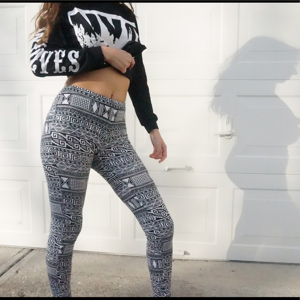 Black and white aztec leggings