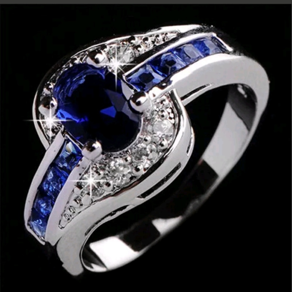 Blue Sapphire & Diamond Swirl Fashion Ring
