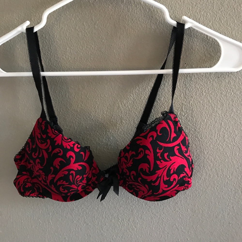 Black and Red Swirl Bra
