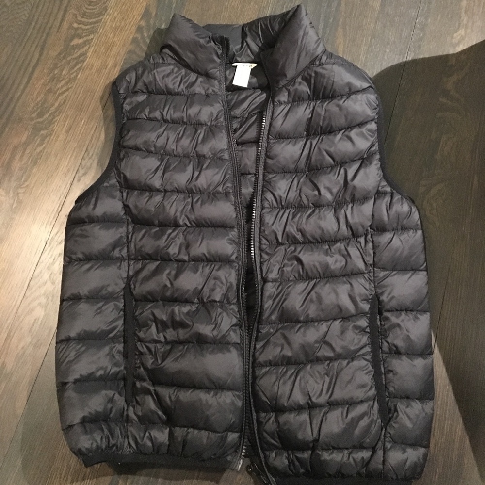 F21 Black Vest