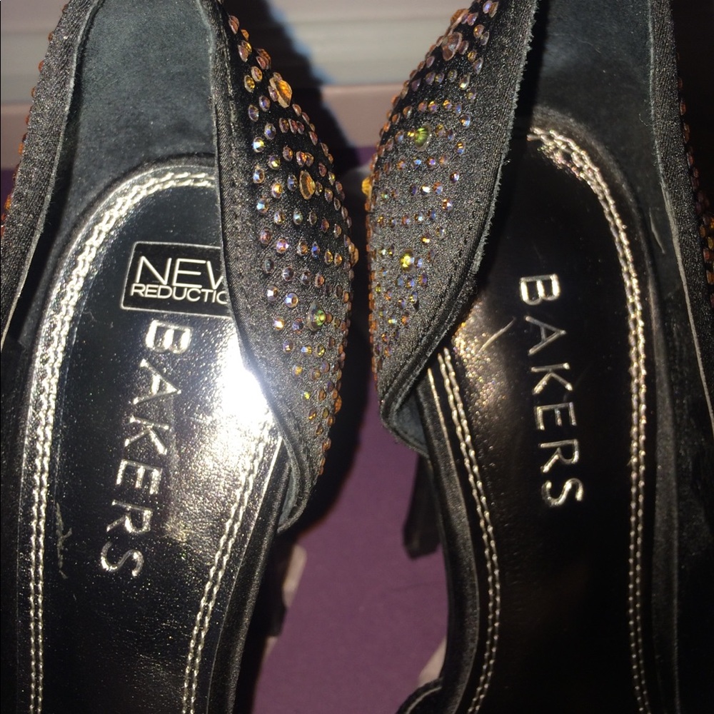 “It’s a Beautiful World” peep toe - Picture 3 of 4