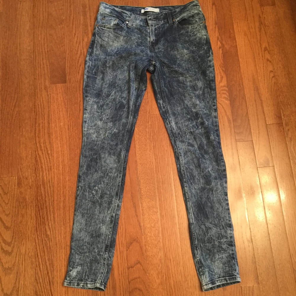 The new acid wash Levi skinny Jeans