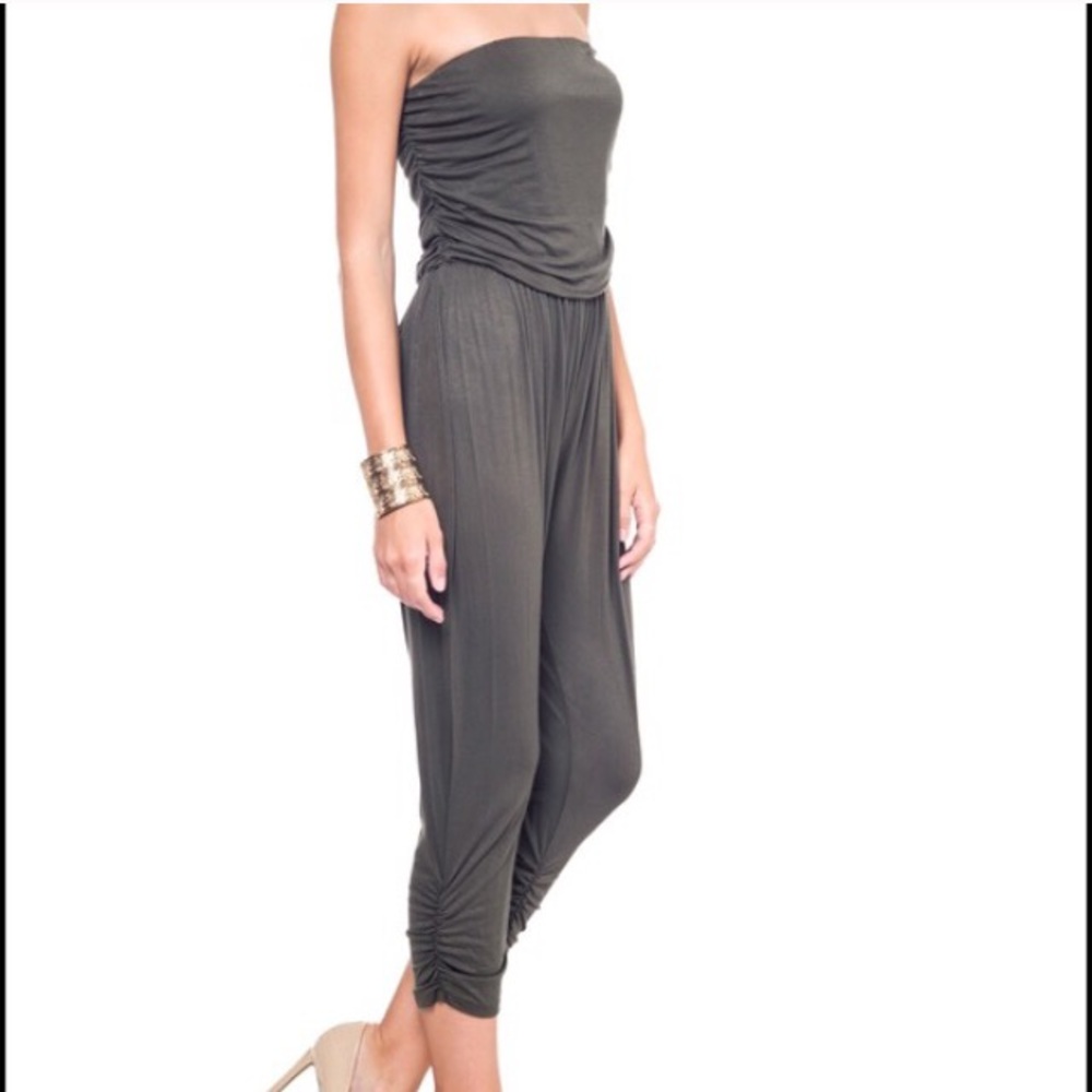 Bellino Olive Strapless Jumpsuit💞💞💞