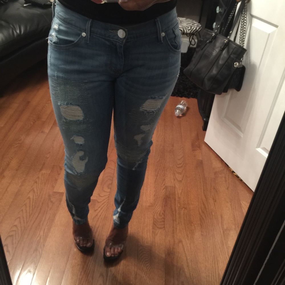 Levis distresses jeans
