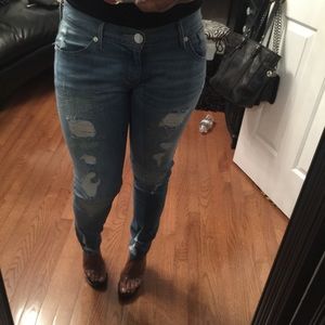 Levis distresses jeans