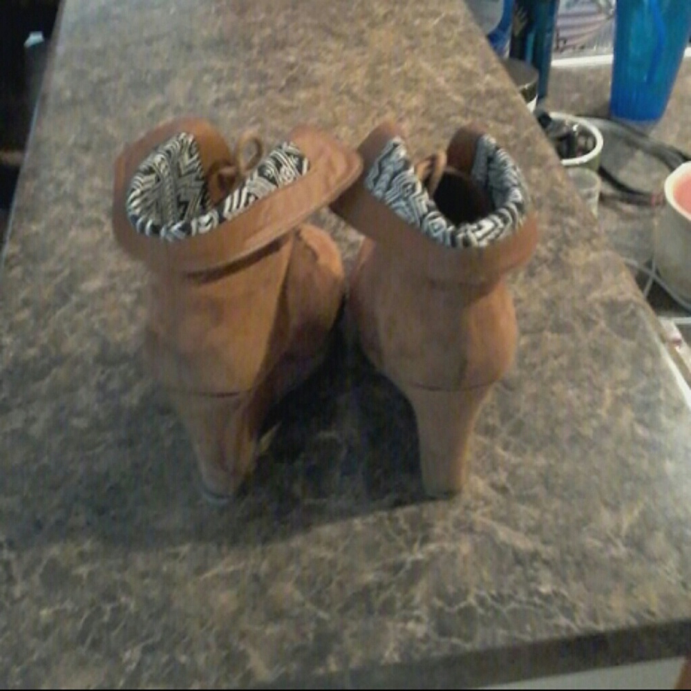 ❎SOLD ON OFFER UP ❎  shi Cognac Wedge Booties - Picture 5 of 8