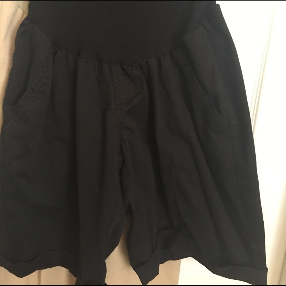 Maternity shorts