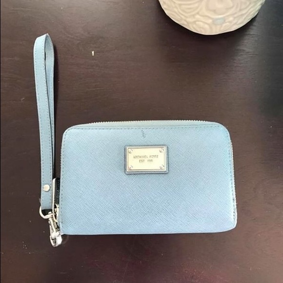 Michael kors wristlet - Picture 1 of 5