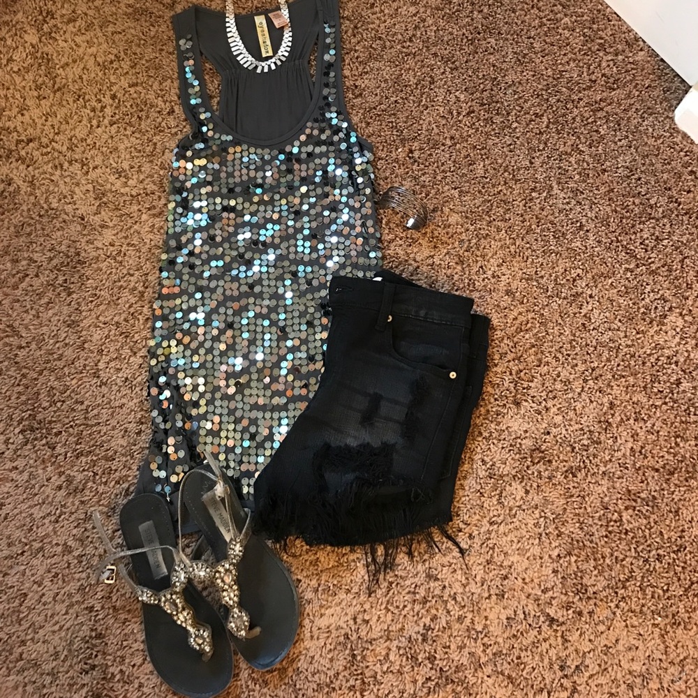 🔗Gray Sequin Tank🔗