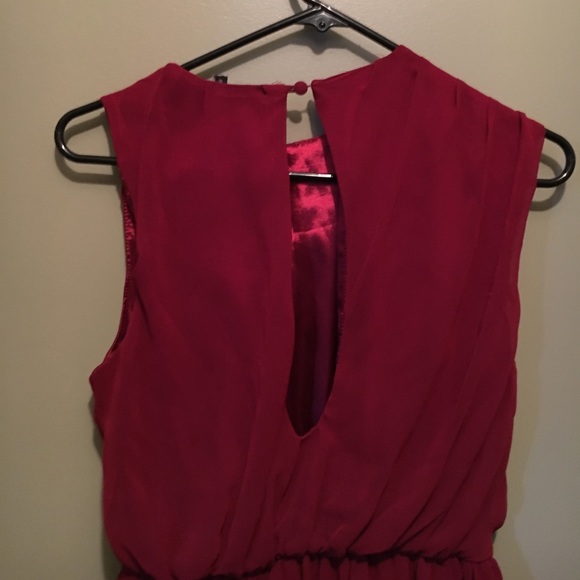 Red chiffon formal dress - Picture 4 of 7
