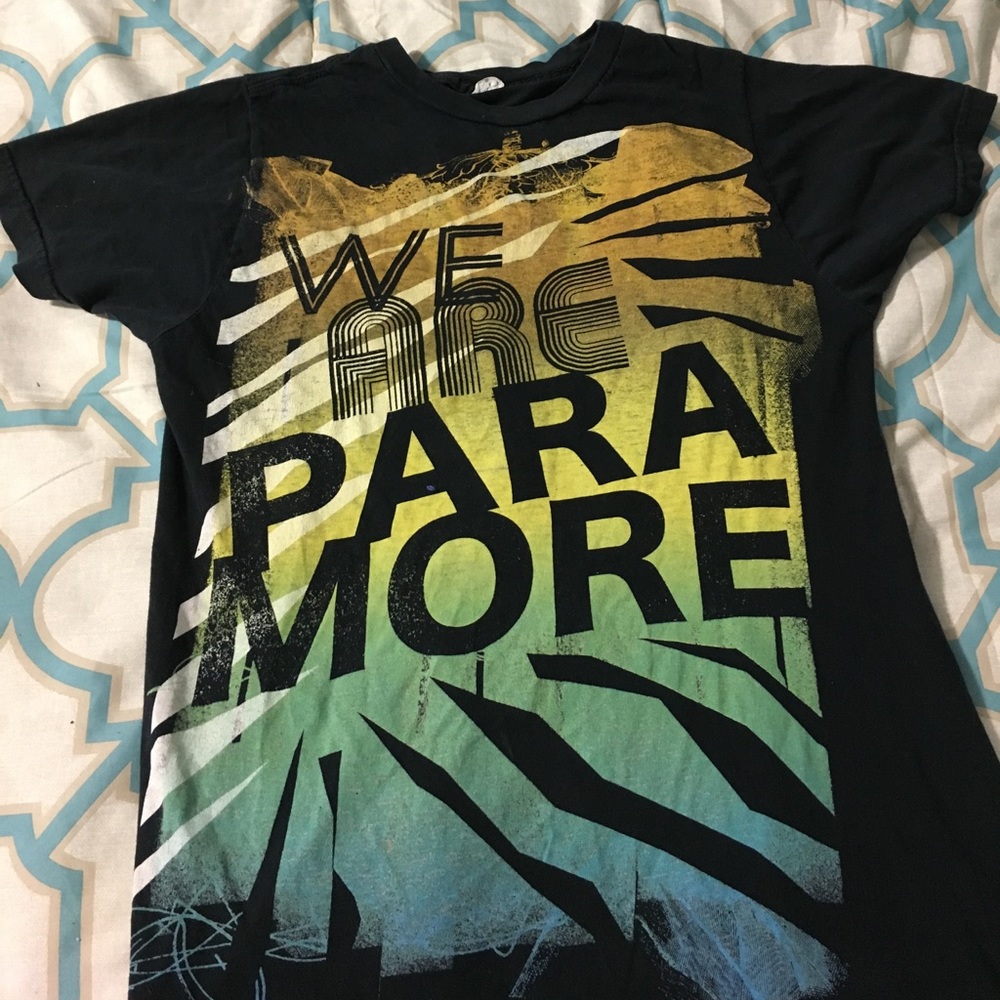 Paramore band shirt