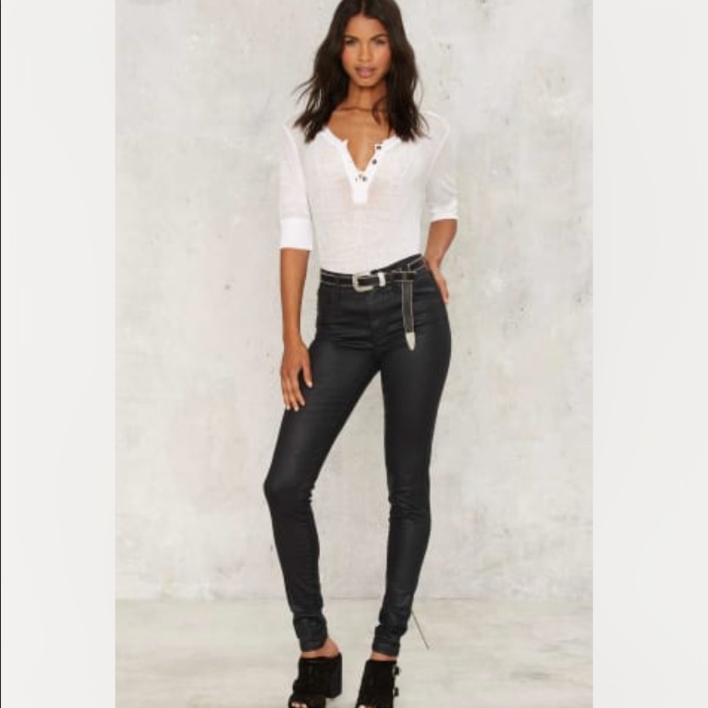 Levi- 'Mile High' Super Skinny Jeans (Coated Onyx)