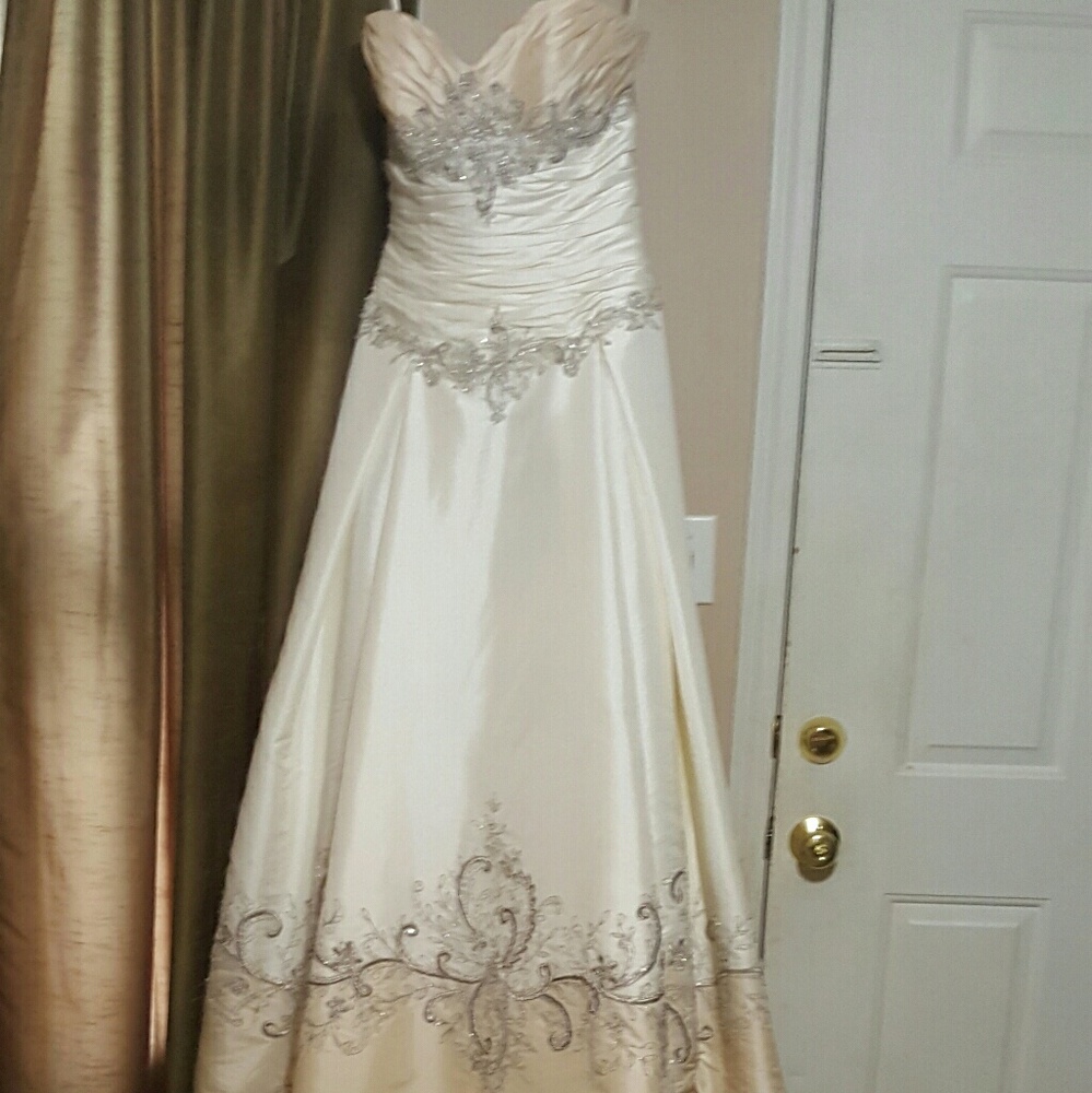 Wedding gown
