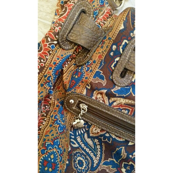 Kathy Van Zeeland Shoulder Bag - Picture 3 of 7