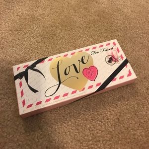 Authentic Too Faced Passionately Pretty 🎨