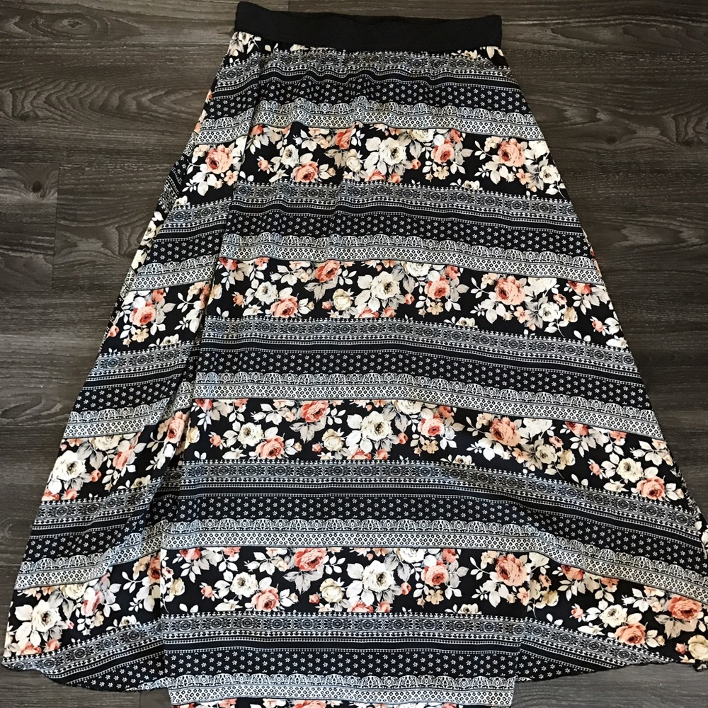 Lularoe Lucy Skirt