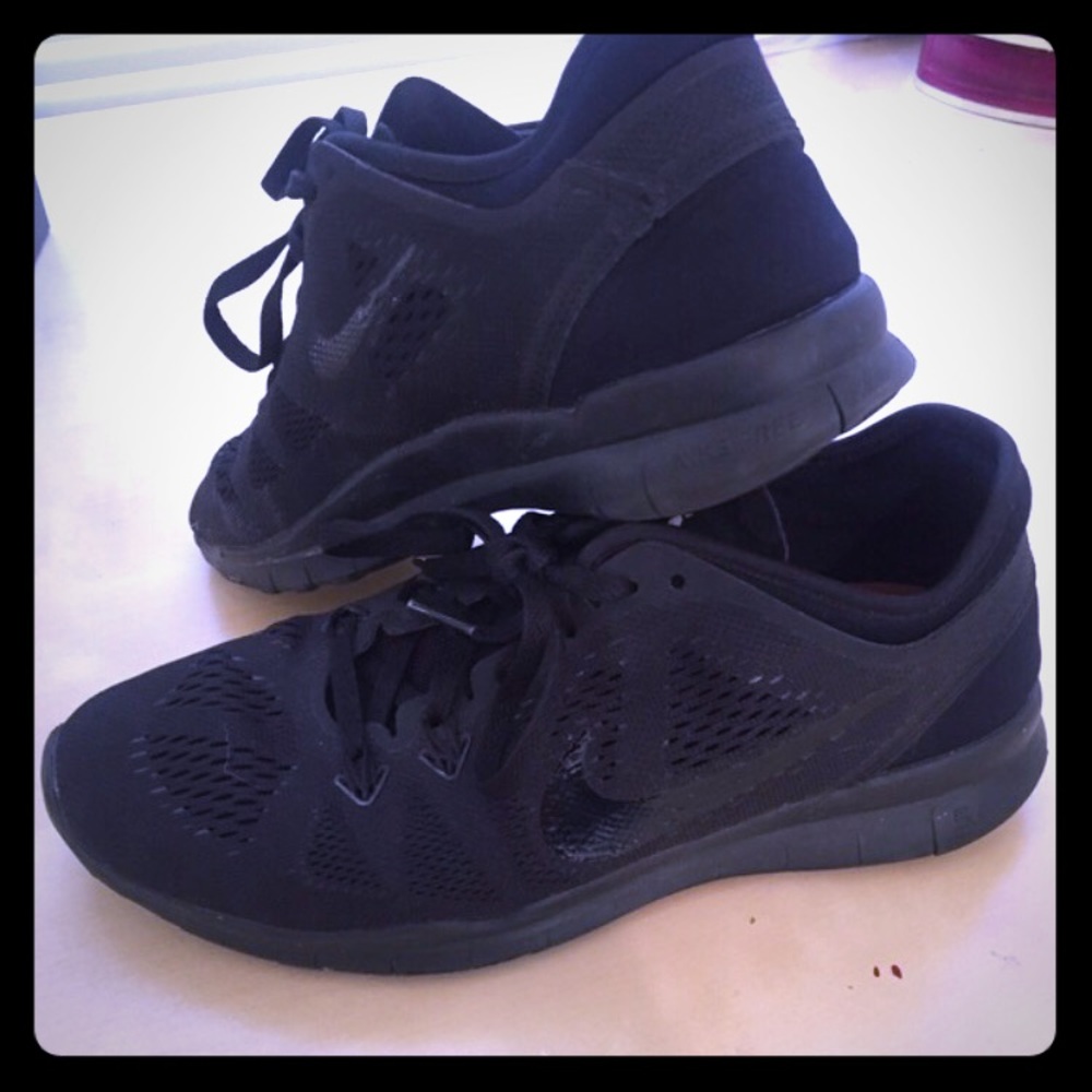 Nike free runs all black 6.5