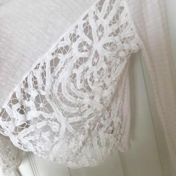 Free people top with beautiful side details - Picture 3 of 6