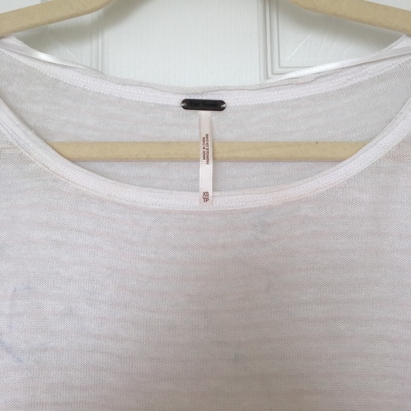 Free people top with beautiful side details - Picture 4 of 6