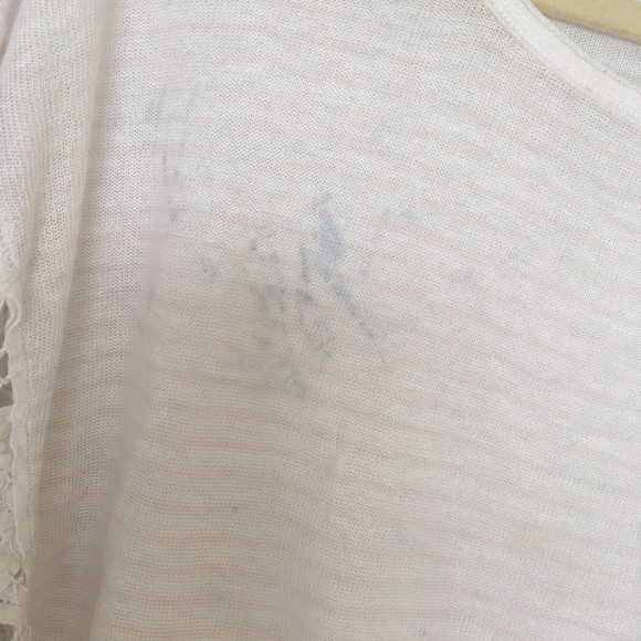 Free people top with beautiful side details - Picture 6 of 6