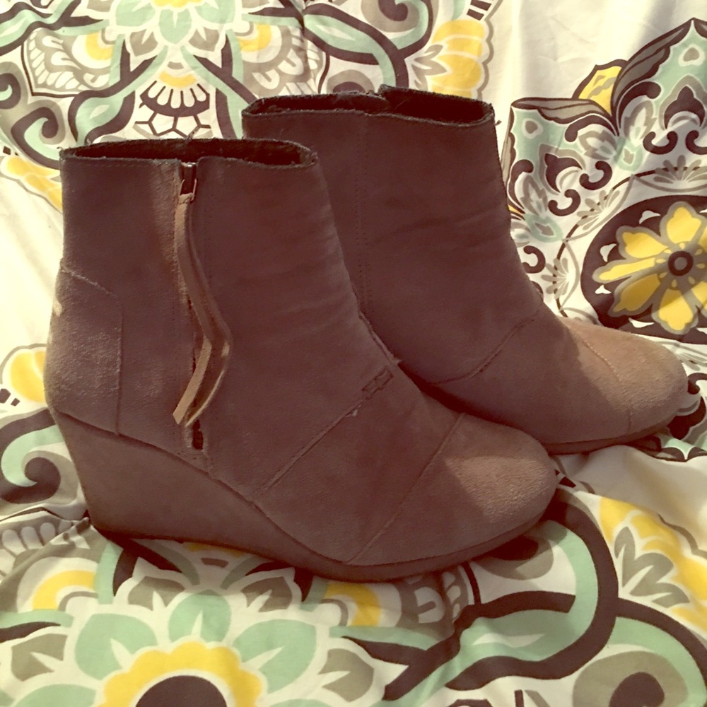 Toms wedges