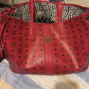 MCM LIZ LARGE REVERSIBLE TOTE