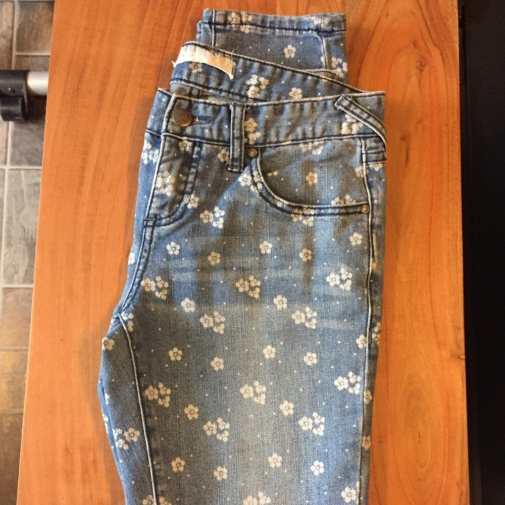Free People ditsy floral skinny jeans size 27 - Picture 2 of 4