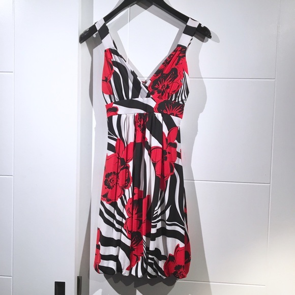 Cheslen Dress w/ bubble hem Small - Picture 1 of 7