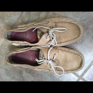 Sperry boat shoes.