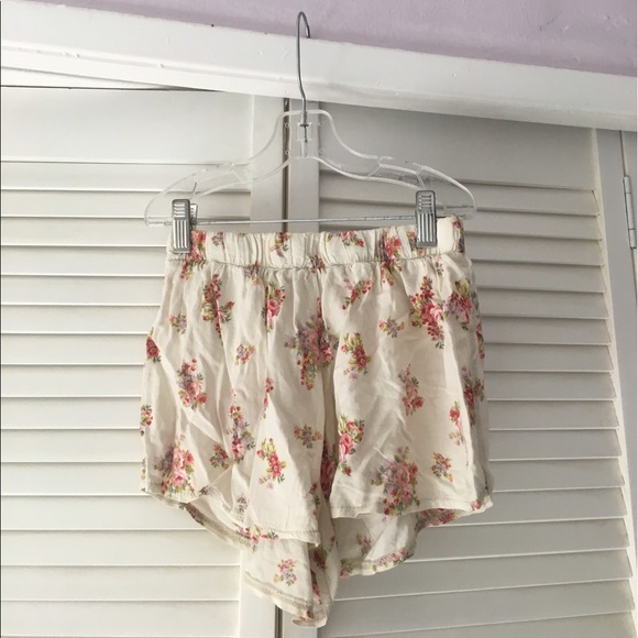 BUNDLE Brandy shorts! - Picture 2 of 3