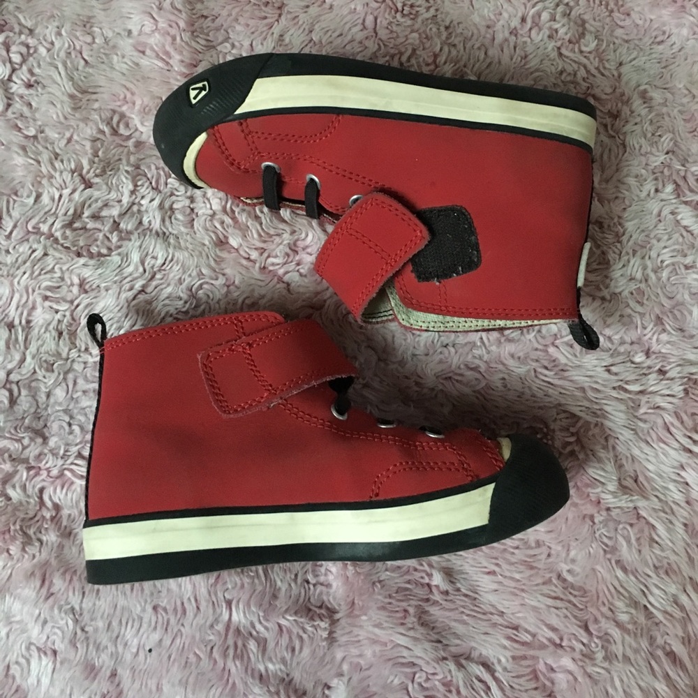 Keen. Sz 10. Red Boots.