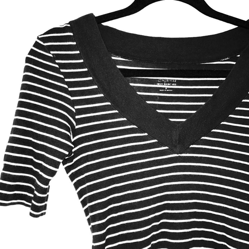 Casual V-neck top 💗bundle only💗