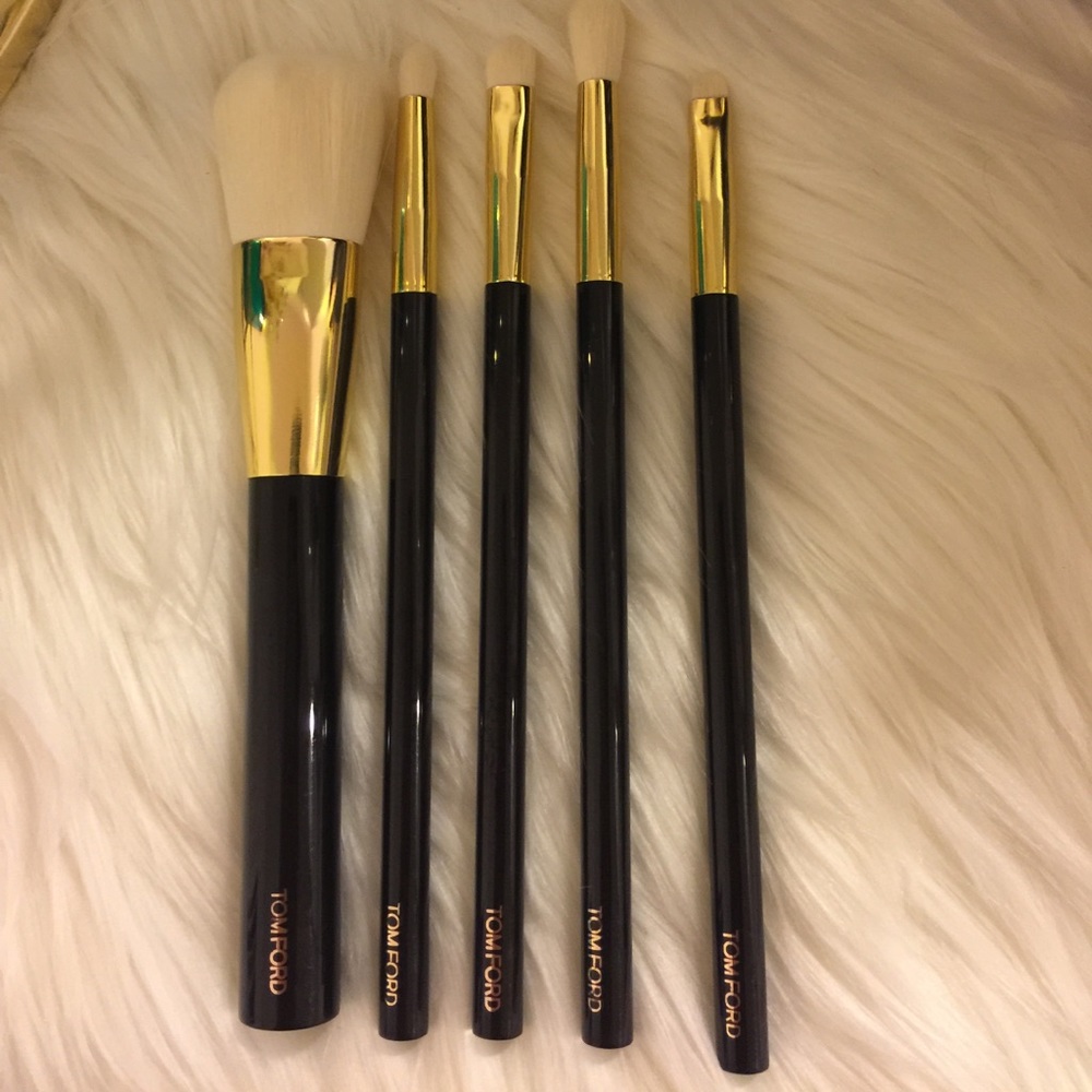 Resell tom ford brushes