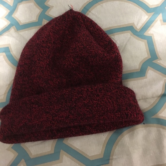 Over sized red and black beanie - Picture 2 of 2