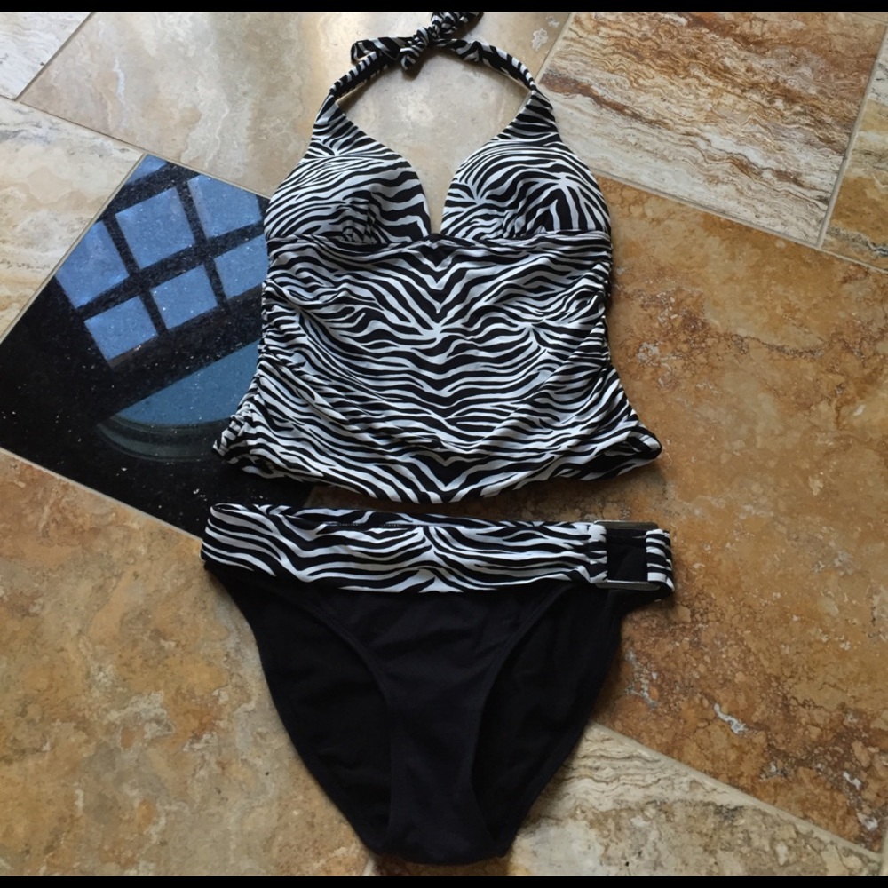 White House Black Market WHBM zebra two piece XS