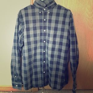 Button Down Checkered Flannel Grey/Navy Blue.