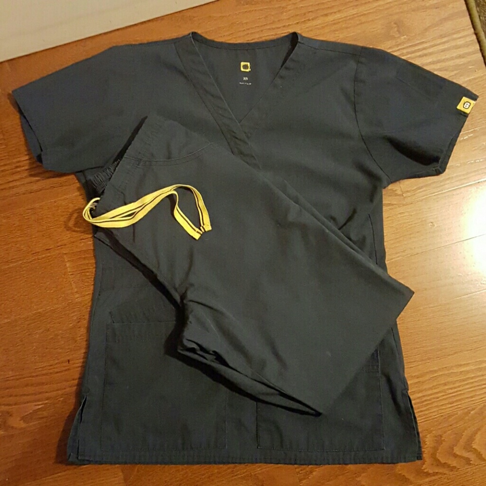 WonderWink scrub set!