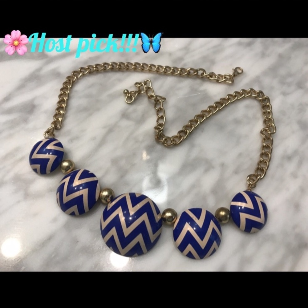 Trendy Chevron necklace!