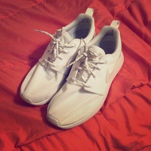 Woman's Nike Roshe One Shoes