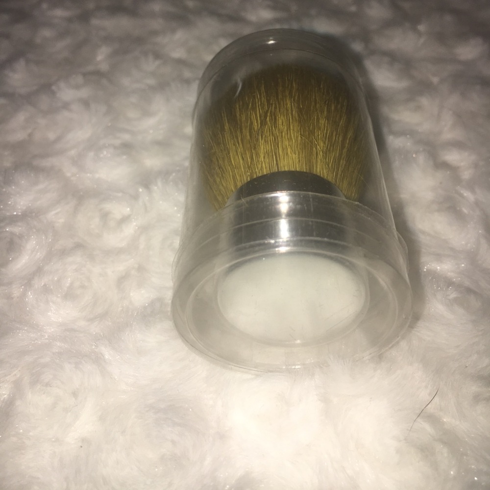 Powder Brush - Picture 3 of 3
