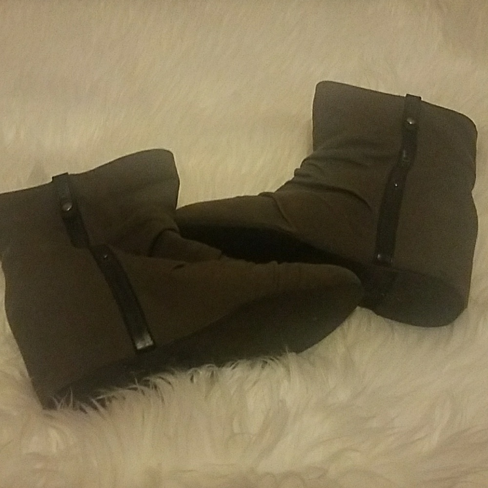Aldo wedge booties