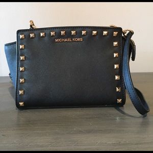 Michael Kors Selma Stud Medium Messenger NO TRADE