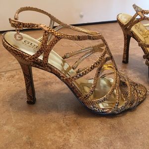 🌸🌸Guess Gold Heels🌸🎊