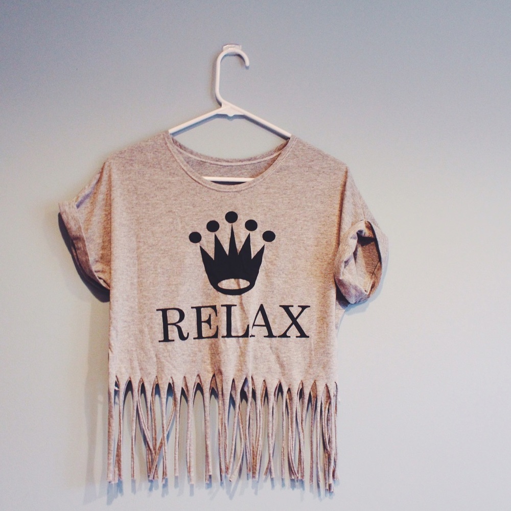 Relax Crown Graphic Tee