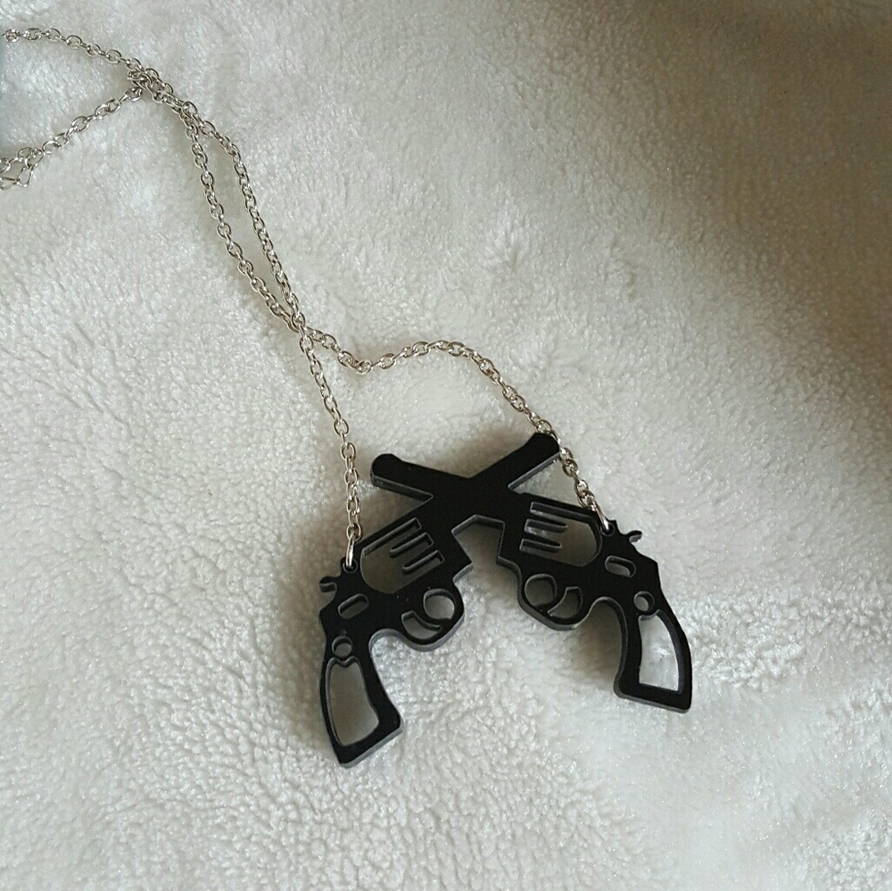 ⚫ Black Pistol Necklace - Picture 3 of 4
