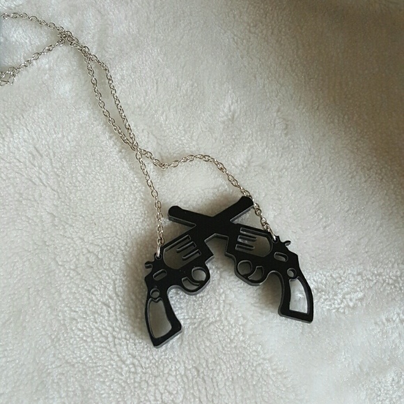 ⚫ Black Pistol Necklace - Picture 3 of 4